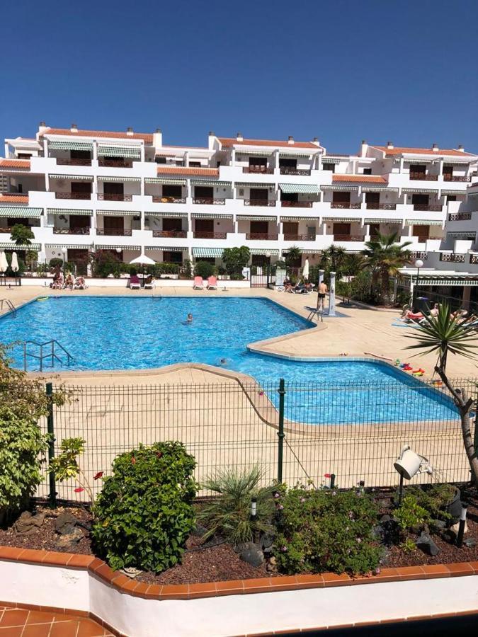 Apartamento De 1 Dormitorio En Victoria Court 2 Los Cristianos. Лос Кристианос Экстерьер фото